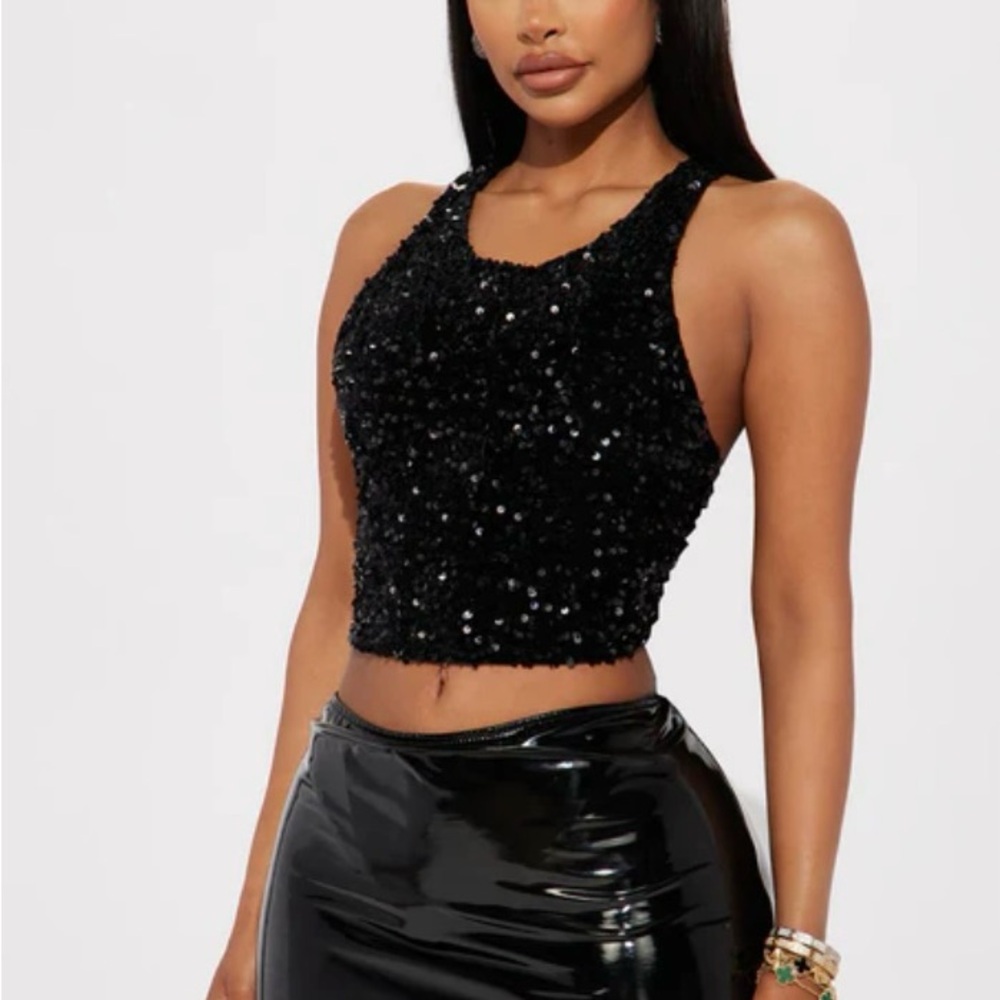 FASHION NOVA NWT Amore Black Sequin Top - Size L